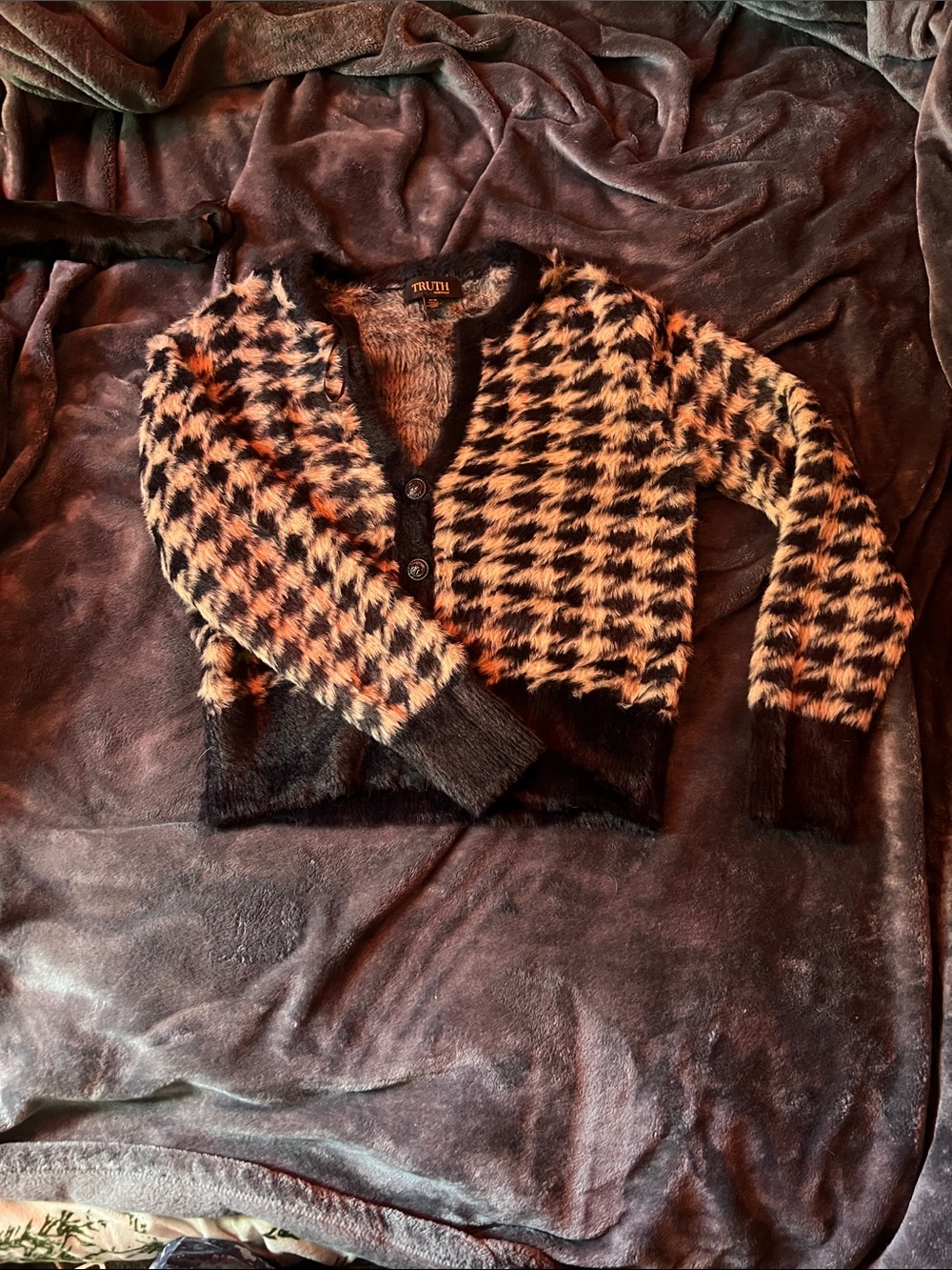 TRUTH Black & Cream Houndstooth Fuzzy Knit Cardigan